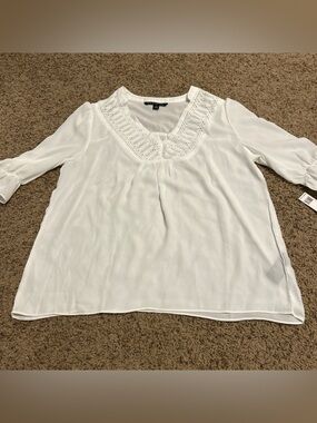 Zac & Rachel White Crochet-Trim V-Neck Blouse